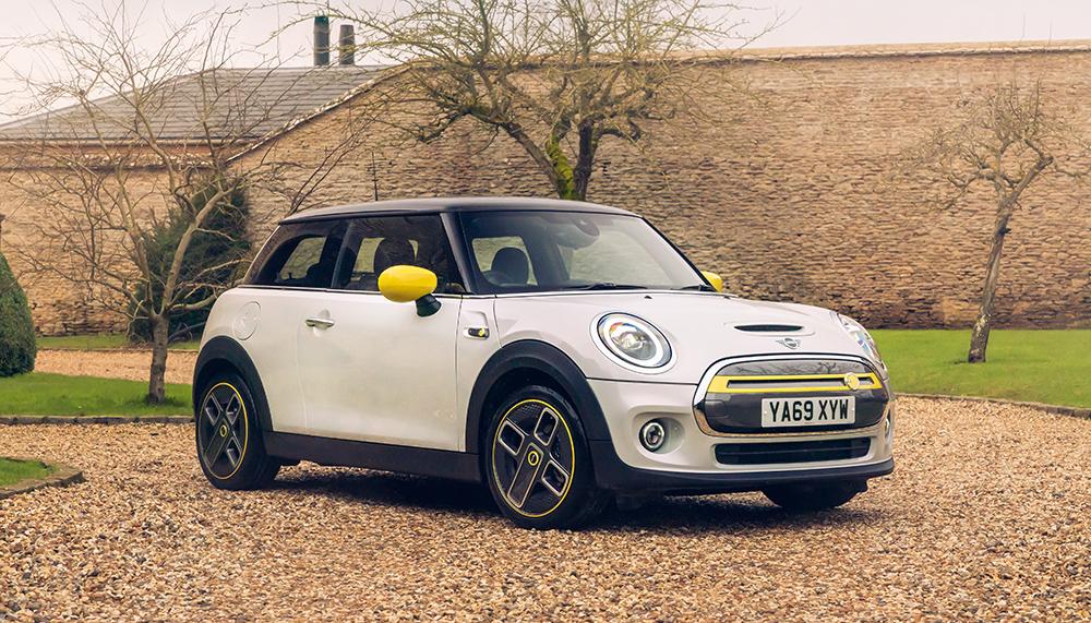 mini electric - renault zoe rival
